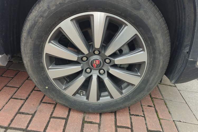 Used Roewe RX8 2019 30T Two-Wheel Drive Supreme Flagship Edition Right Front Wheel Hub