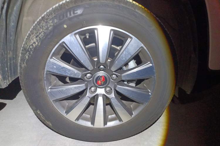 Used Roewe RX8 2019 30T Two-Wheel Drive Supreme Flagship Edition Right Front Wheel Hub