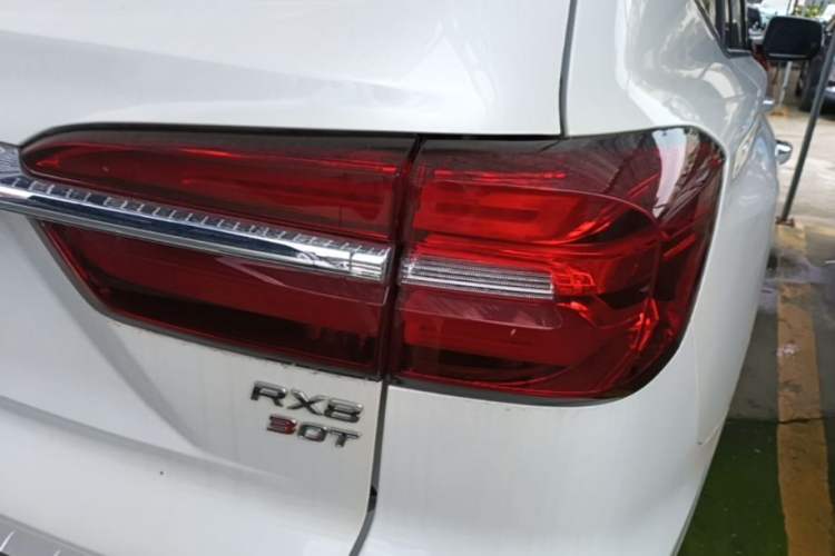 Used Roewe RX8 2019 30T Two-Wheel Drive Supreme Flagship Edition Right Rear Taillight