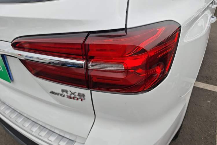 Used Roewe RX8 2019 30T Smart Connectivity Four-Wheel Drive Supreme Flagship Edition Right Rear Taillight