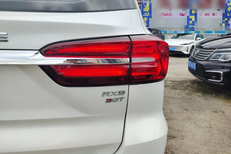Used Roewe RX8 2019 30T Two-Wheel Drive Supreme Flagship Edition Right Rear Taillight