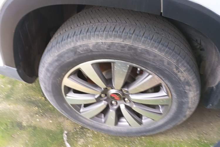 Used Roewe RX8 2019 30T Two-Wheel Drive Supreme Flagship Edition Right Rear Wheel Hub