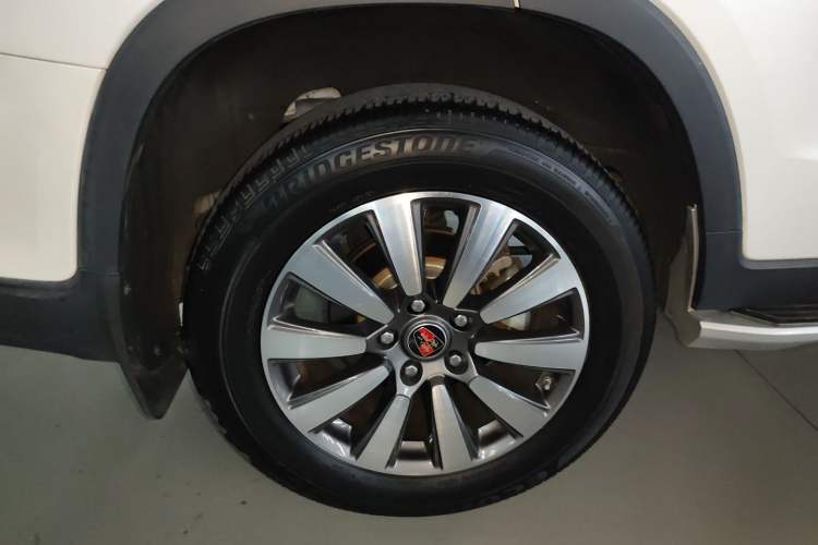 Used Roewe RX8 2019 30T Two-Wheel Drive Supreme Flagship Edition Right Rear Wheel Hub
