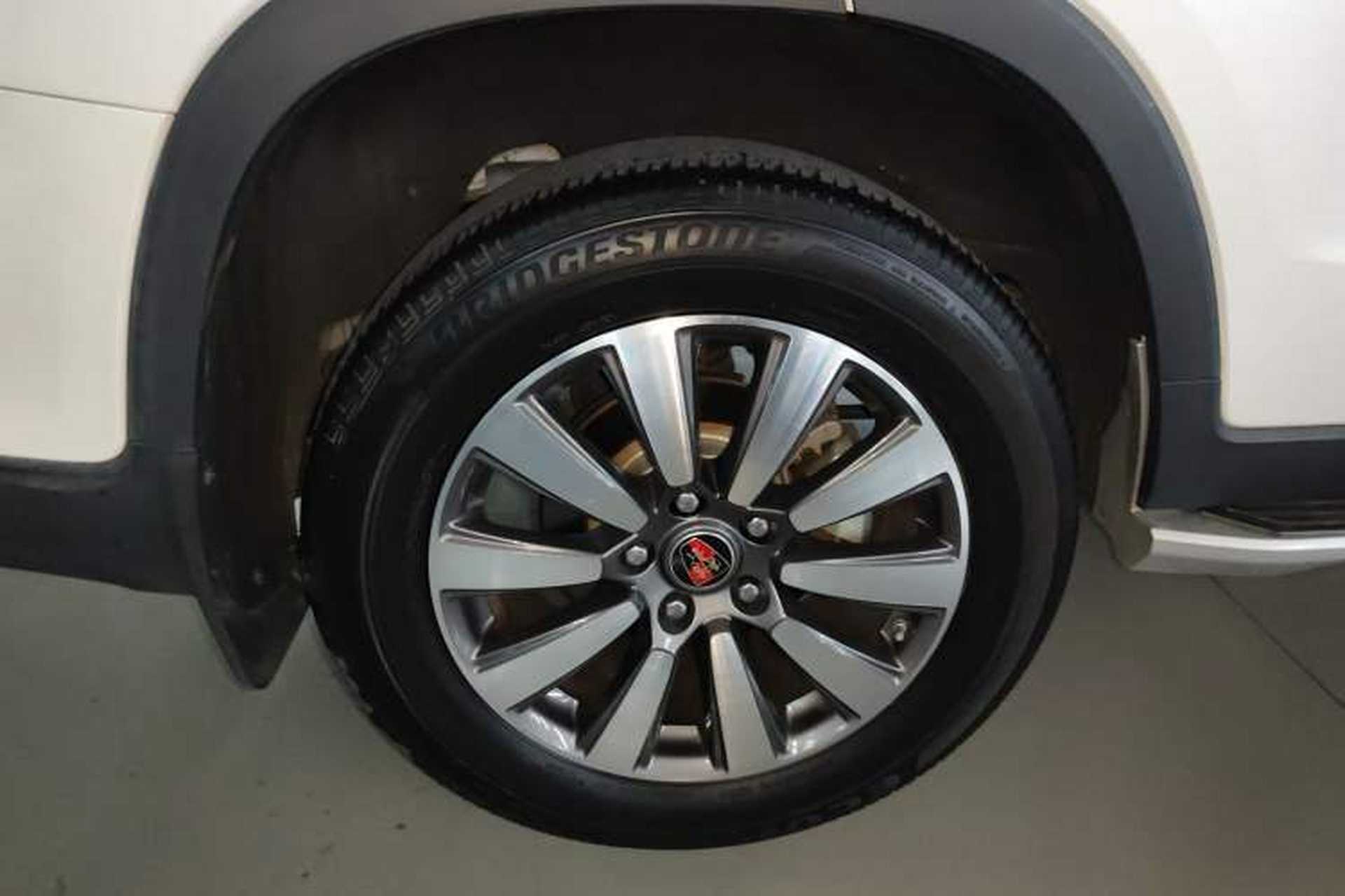 Used Roewe RX8 2019 30T Two-Wheel Drive Supreme Flagship Edition Right Rear Wheel Hub