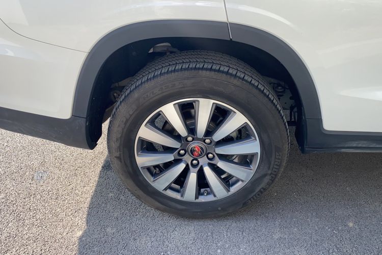 Used Roewe RX8 2019 30T Two-Wheel Drive Supreme Flagship Edition Right Rear Wheel Hub
