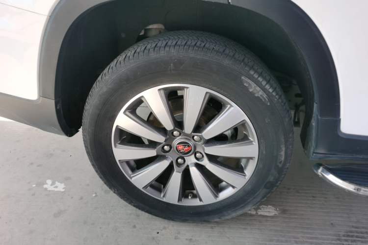 Used Roewe RX8 2019 30T Smart Connectivity Two-Wheel Drive Supreme Flagship Edition Right Rear Wheel Hub