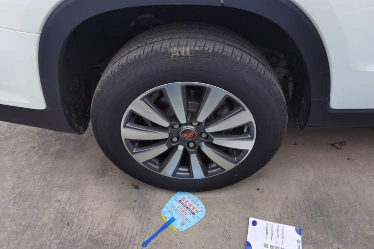 Used Roewe RX8 2019 30T Two-Wheel Drive Supreme Flagship Edition Right Rear Wheel Hub
