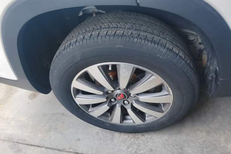 Used Roewe RX8 2019 30T Two-Wheel Drive Supreme Flagship Edition Right Rear Wheel Hub