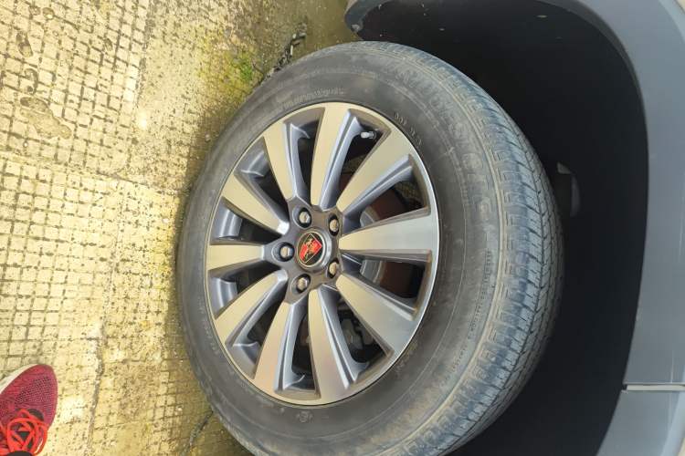 Used Roewe RX8 2019 30T Two-Wheel Drive Supreme Flagship Edition Right Rear Wheel Hub