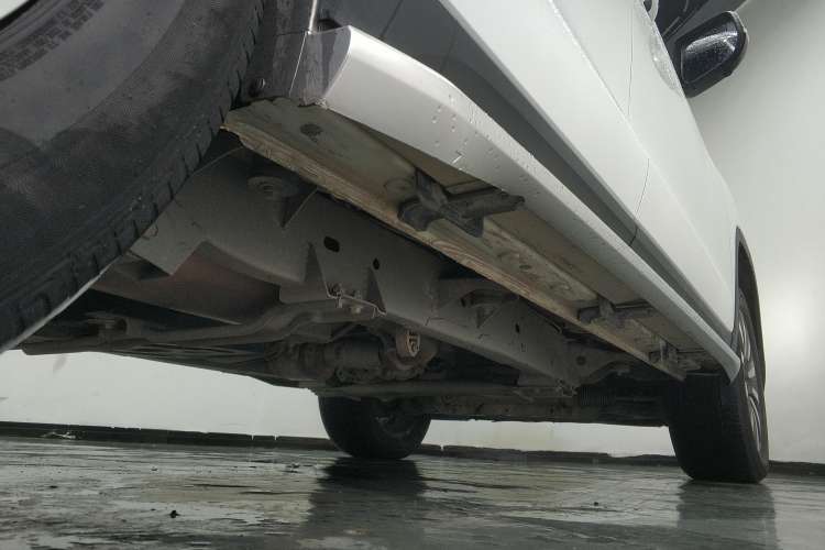 Used Roewe RX8 2019 30T Smart Connectivity Four-Wheel Drive Supreme Flagship Edition Right Side Sill