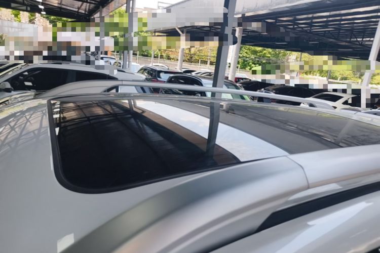 Used Roewe RX8 2019 30T Two-Wheel Drive Supreme Flagship Edition Roof