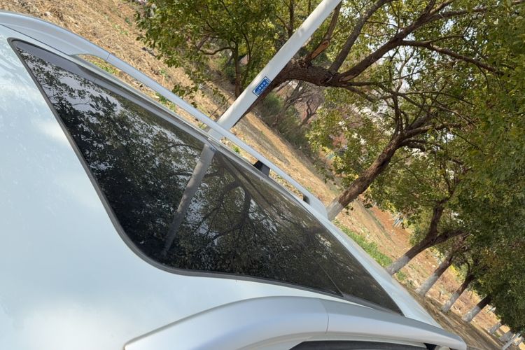 Used Roewe RX8 2019 30T Two-Wheel Drive Supreme Flagship Edition Roof