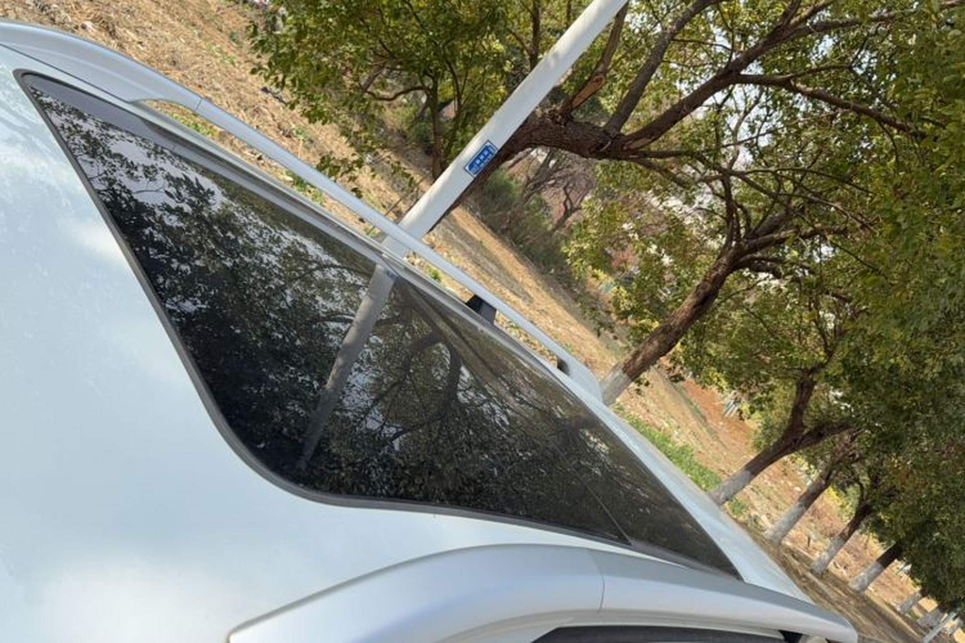 Used Roewe RX8 2019 30T Two-Wheel Drive Supreme Flagship Edition Roof