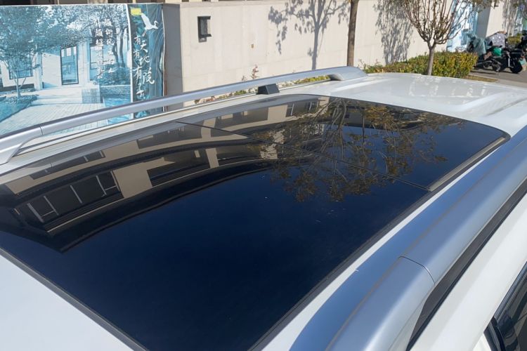 Used Roewe RX8 2019 30T Two-Wheel Drive Supreme Flagship Edition Roof