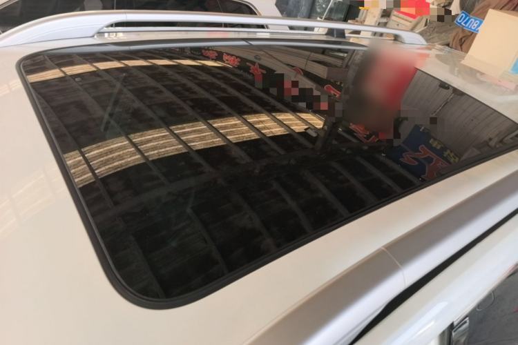 Used Roewe RX8 2019 30T Two-Wheel Drive Supreme Flagship Edition Roof
