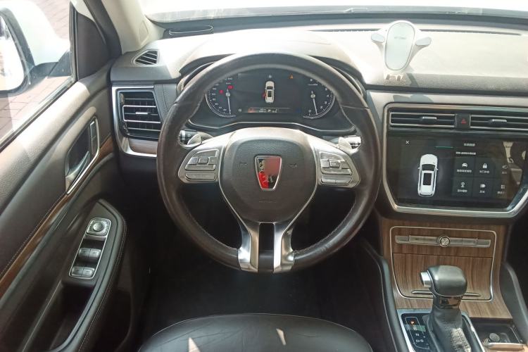 Used Roewe RX8 2019 30T Smart Connectivity Two-Wheel Drive Supreme Flagship Edition Steering Wheel