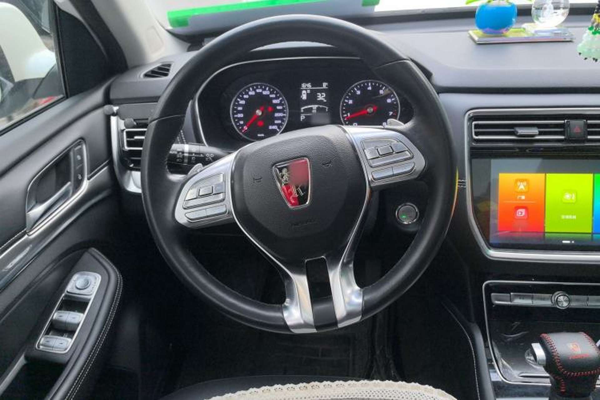 Used Roewe RX8 2019 30T Two-Wheel Drive Supreme Flagship Edition Steering Wheel