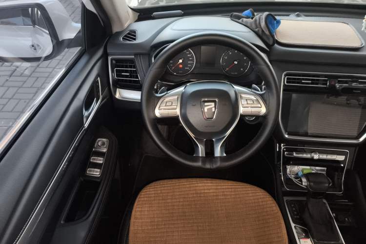Used Roewe RX8 2019 30T Two-Wheel Drive Supreme Flagship Edition Steering Wheel