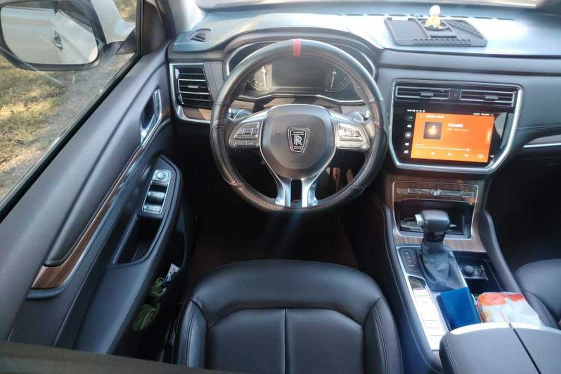 Used Roewe RX8 2019 30T Smart Connectivity Two-Wheel Drive Supreme Flagship Edition Steering Wheel