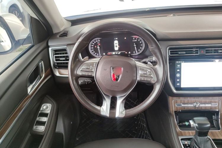 Used Roewe RX8 2019 30T Smart Connectivity Two-Wheel Drive Supreme Flagship Edition Steering Wheel