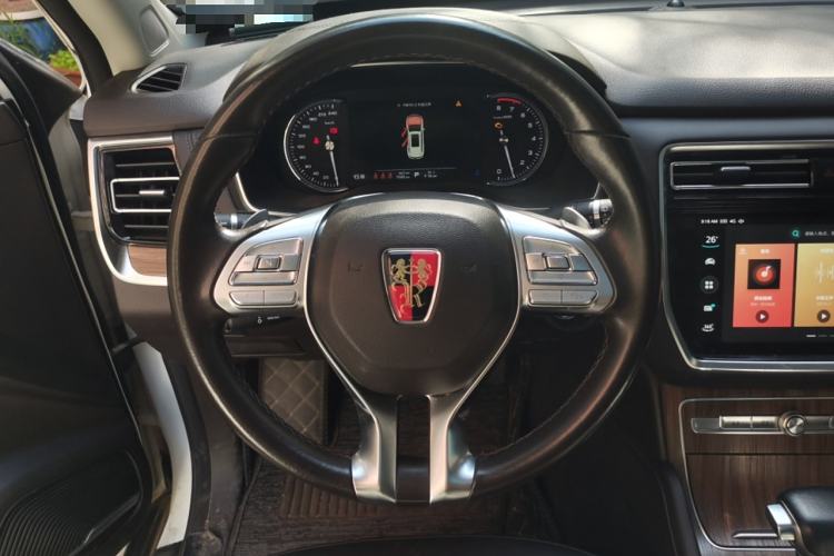 Used Roewe RX8 2019 30T Smart Connectivity Two-Wheel Drive Supreme Flagship Edition Steering Wheel