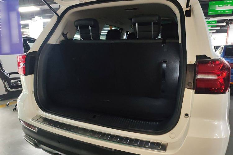 Used Roewe RX8 2019 30T Two-Wheel Drive Supreme Flagship Edition Trunk