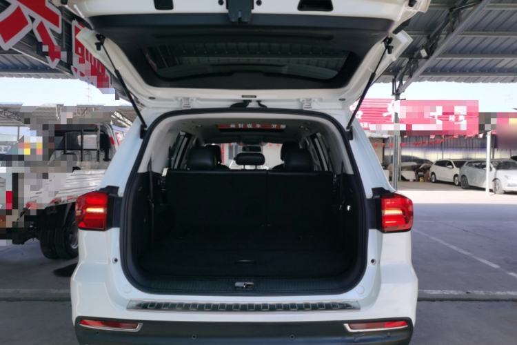 Used Roewe RX8 2019 30T Smart Connectivity Two-Wheel Drive Supreme Flagship Edition Trunk