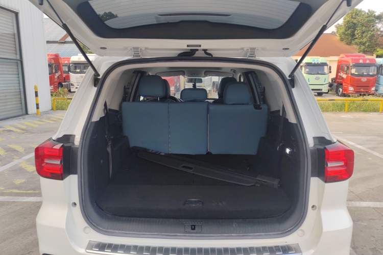 Used Roewe RX8 2019 30T Two-Wheel Drive Supreme Flagship Edition Trunk
