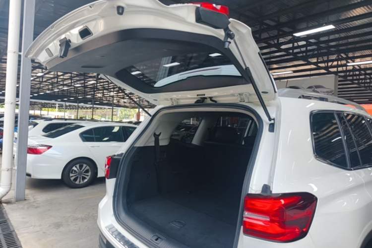 Used Roewe RX8 2019 30T Two-Wheel Drive Supreme Flagship Edition Trunk