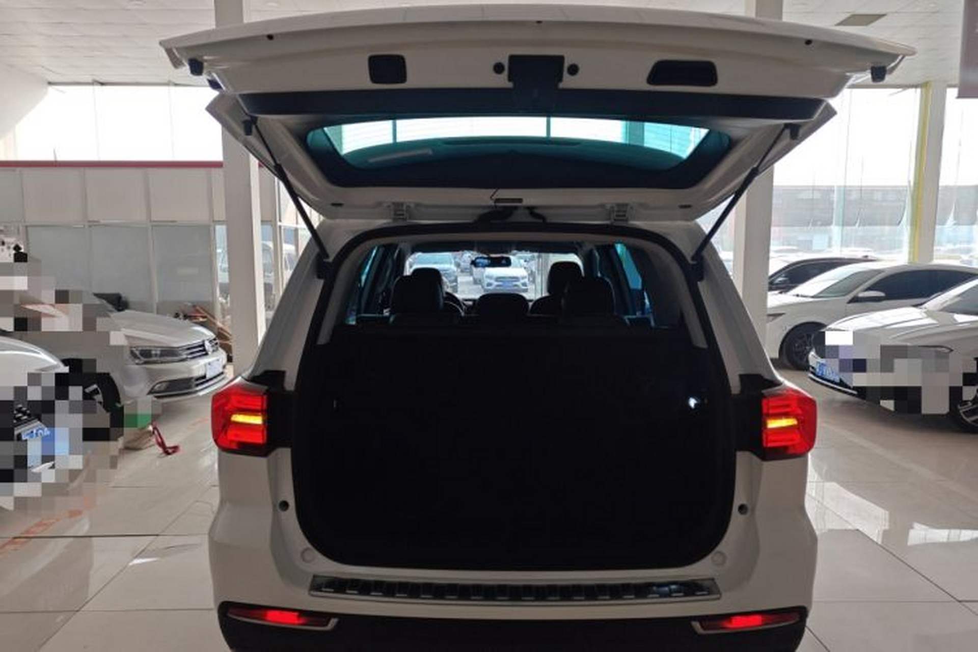 Used Roewe RX8 2019 30T Two-Wheel Drive Supreme Flagship Edition Trunk