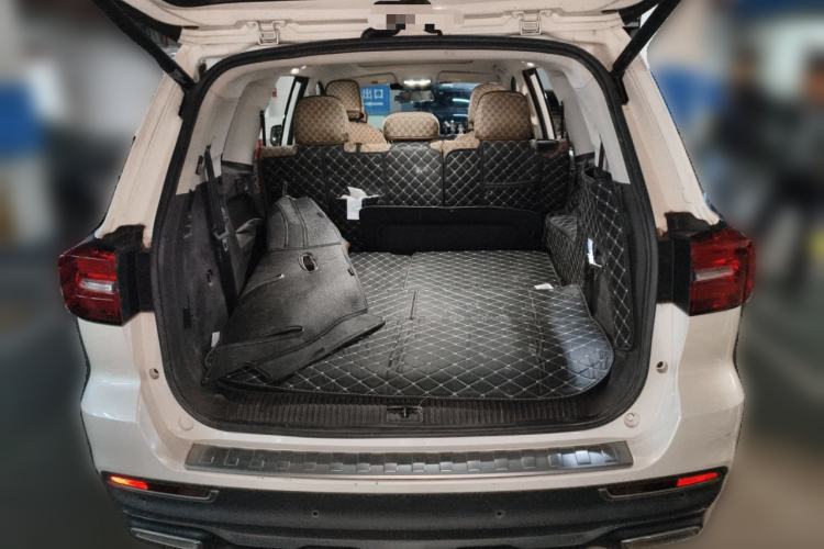 Used Roewe RX8 2019 30T Smart Connectivity Four-Wheel Drive Supreme Flagship Edition Trunk