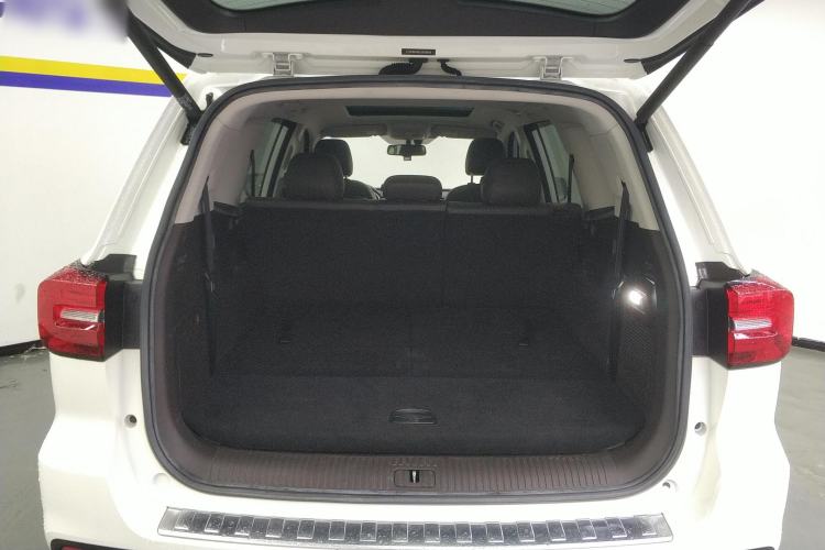Used Roewe RX8 2019 30T Smart Connectivity Four-Wheel Drive Supreme Flagship Edition Trunk