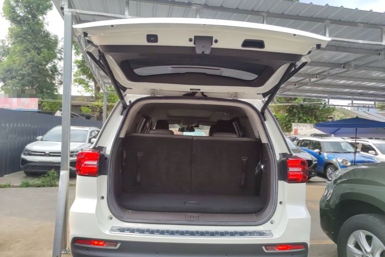 Used Roewe RX8 2019 30T Smart Connectivity Two-Wheel Drive Supreme Flagship Edition Trunk