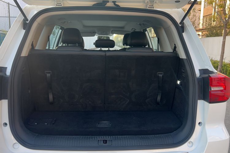Used Roewe RX8 2019 30T Two-Wheel Drive Supreme Flagship Edition Trunk