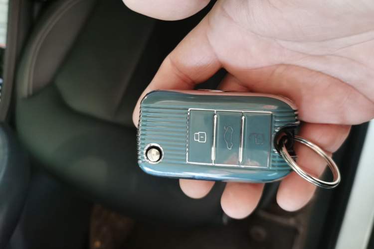 Used Roewe RX8 2019 30T Smart Connectivity Two-Wheel Drive Supreme Flagship Edition Vehicle Key