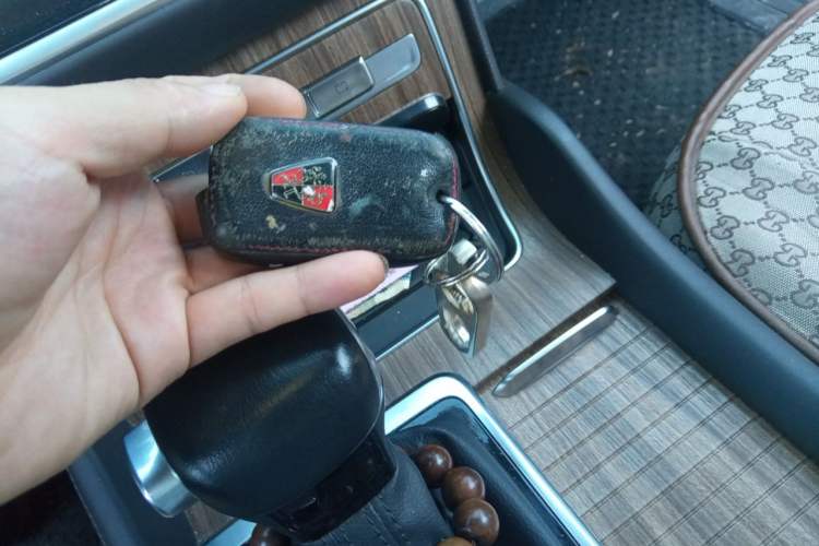 Used Roewe RX8 2019 30T Smart Connectivity Four-Wheel Drive Supreme Flagship Edition Vehicle Key