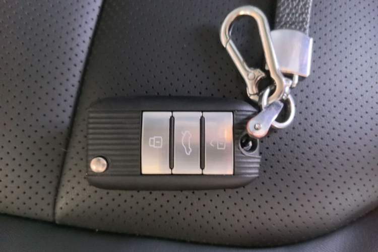 Used Roewe RX8 2019 30T Two-Wheel Drive Supreme Flagship Edition Vehicle Key