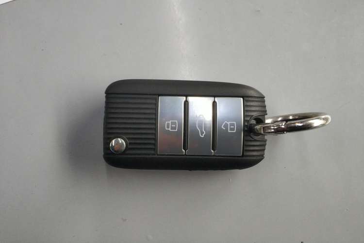 Used Roewe RX8 2019 30T Smart Connectivity Four-Wheel Drive Supreme Flagship Edition Vehicle Key