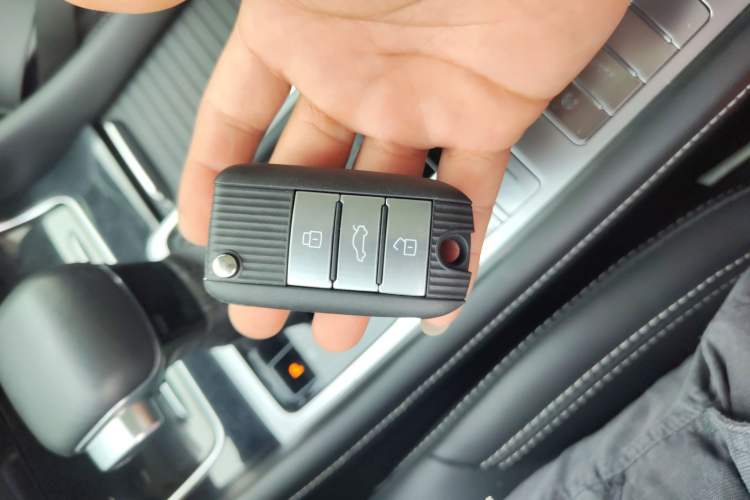 Used Roewe RX8 2019 30T Two-Wheel Drive Supreme Flagship Edition Vehicle Key