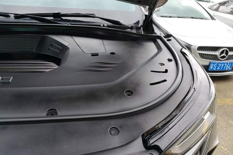 Used Roewe RX9 2023 2.0T Two-Wheel Drive Enjoyment Version Engine Bay Left