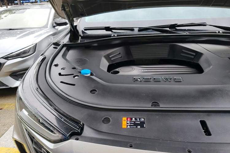 Used Roewe RX9 2023 2.0T Two-Wheel Drive Enjoyment Version Engine Bay Right