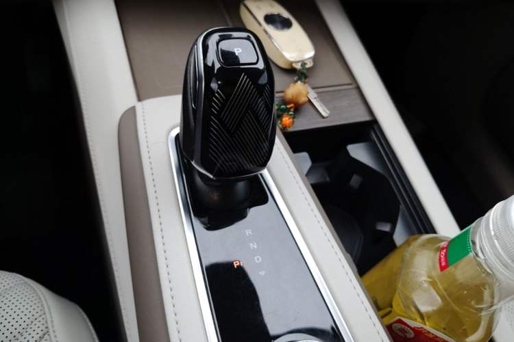 Used Roewe RX9 2023 2.0T Two-Wheel Drive Enjoyment Version Gear Lever