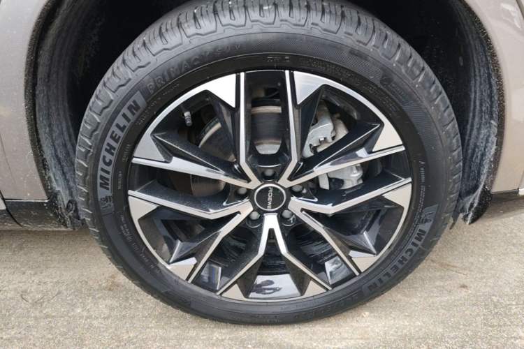 Used Roewe RX9 2023 2.0T Two-Wheel Drive Enjoyment Version Right Front Wheel Hub