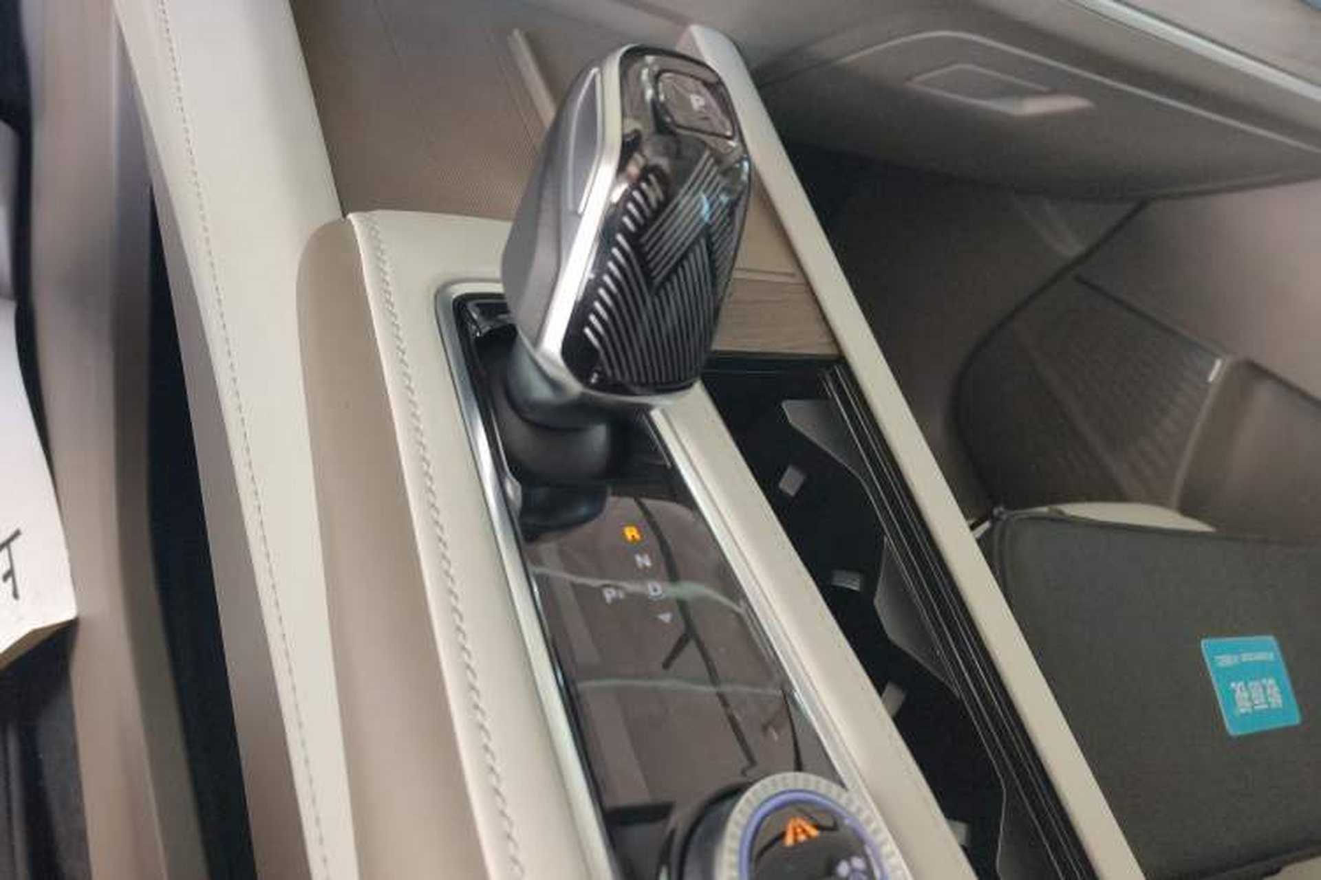 Used Roewe RX9 2023 2.0T Two-Wheel Drive Enjoyment Version Gear Lever