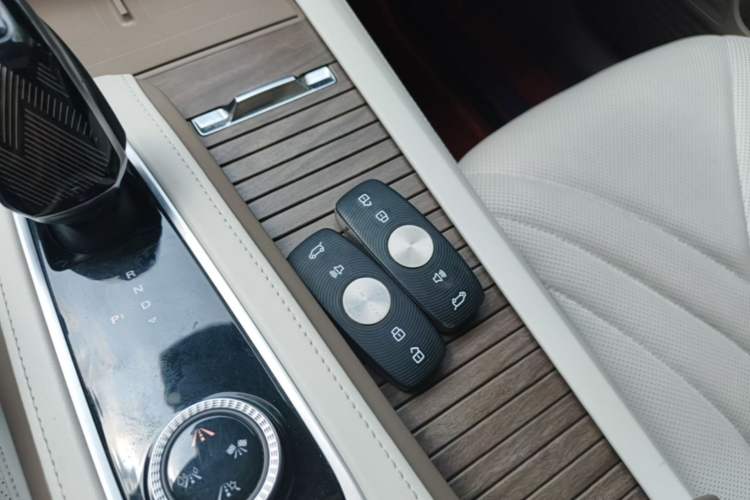 Used Roewe RX9 2023 2.0T Two-Wheel Drive Enjoyment Version Interior 1
