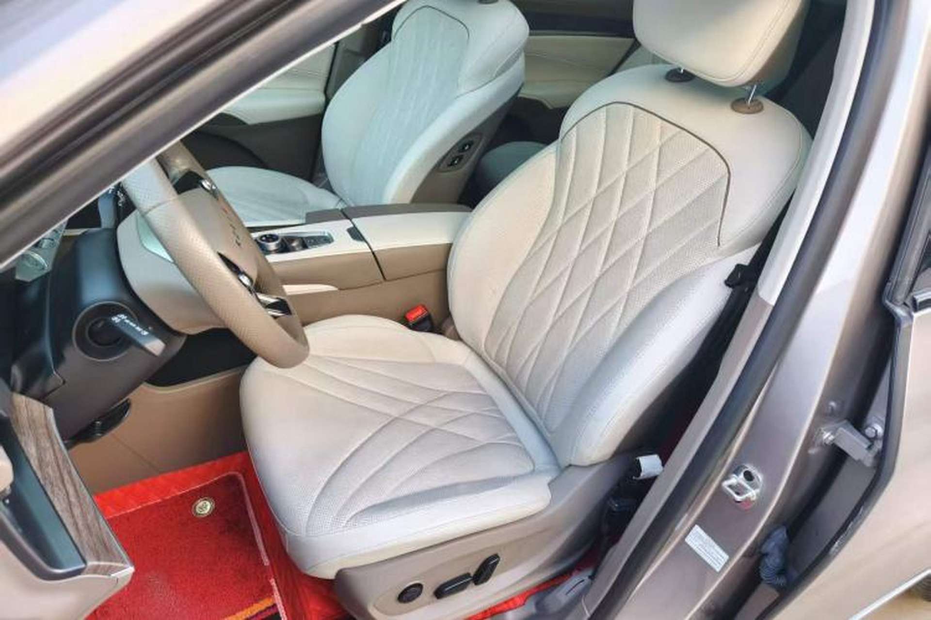 Used Roewe RX9 2023 2.0T Two-Wheel Drive Enjoyment Version Left Front Seat