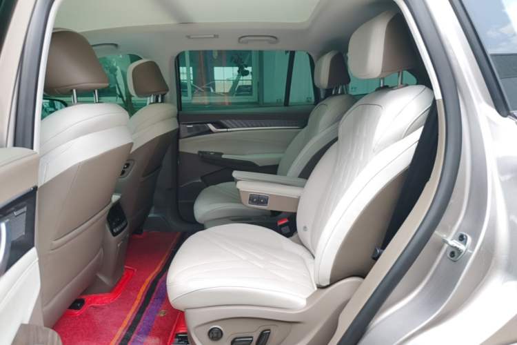 Used Roewe RX9 2023 2.0T Two-Wheel Drive Enjoyment Version Left Rear Seat