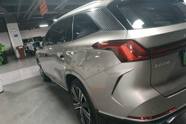 Used Roewe RX9 2023 2.0T Four-Wheel Drive Luxury Edition Left Side