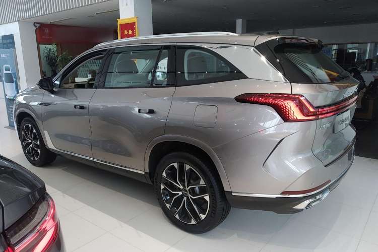 Used Roewe RX9 2023 2.0T All-Wheel-Drive Luxury Edition Left Side