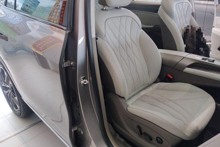 Used Roewe RX9 2023 2.0T All-Wheel-Drive Luxury Edition Right Front Seat